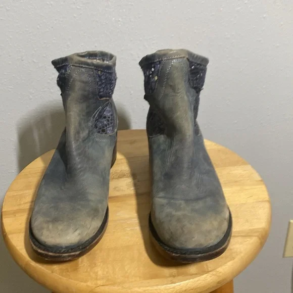 Freebird Blue Gray Leather Ankle Booties - Picture 3 of 9